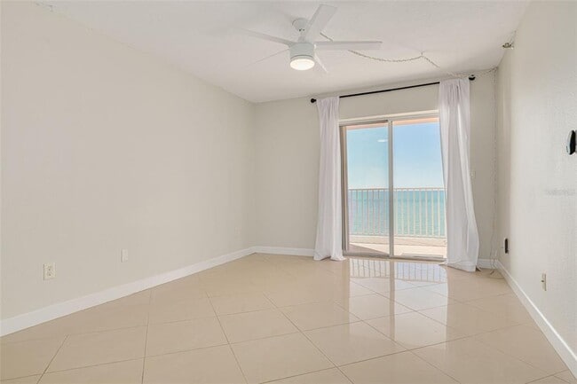 Building Photo - 7432 Sunshine Skyway Ln S
