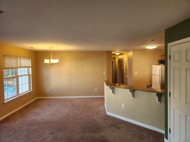 Building Photo - 2026 Windsong Dr