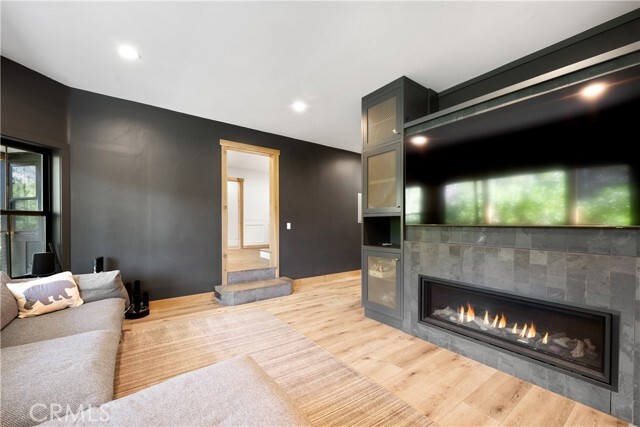 Building Photo - 595 Waterford Ave