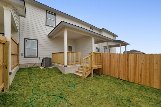 Building Photo - Move-In Ready Duplex – 3 Beds, 2.5 Baths, ...