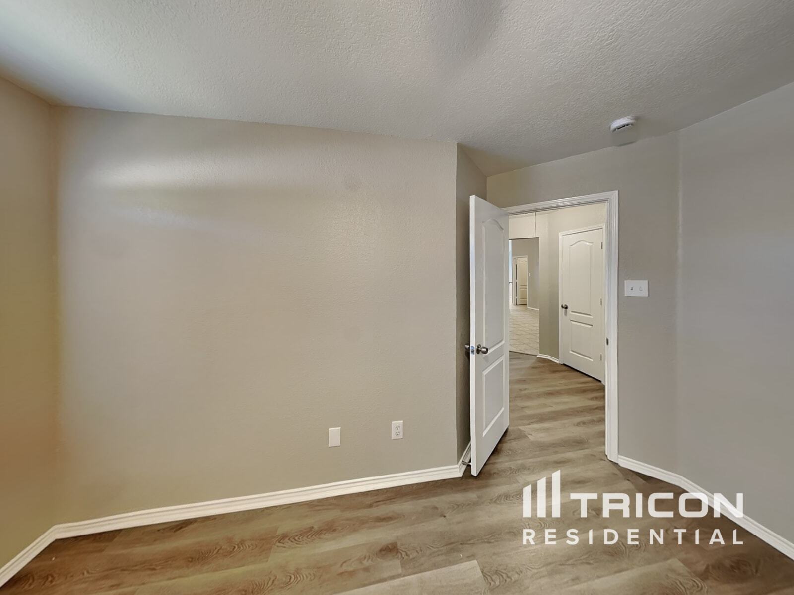 Building Photo - 736 Deloach Dr