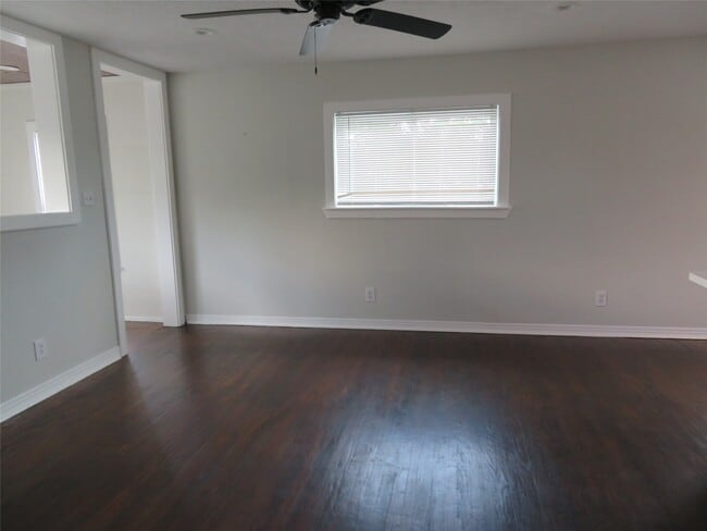 Building Photo - 5014 Walker St