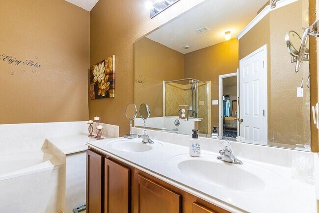 Building Photo - 1261 Rainbow Parke Dr