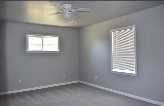 Building Photo - 110 N Bell St