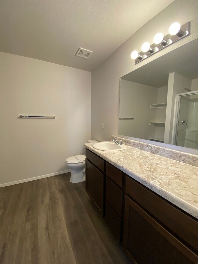 Building Photo - *Pre-leasing* Three Bedroom | Two Bathroom...