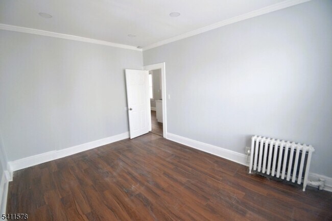 Building Photo - 56 Hobart Pl