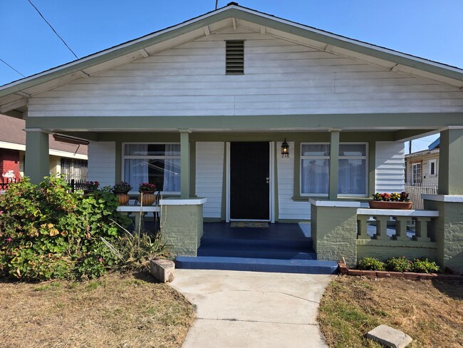 Primary Photo - MUST SEE! Beautiful Home