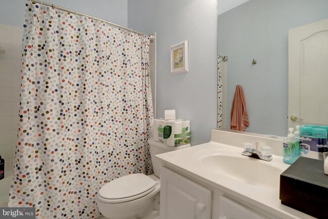 Building Photo - 5257 Bessley Pl