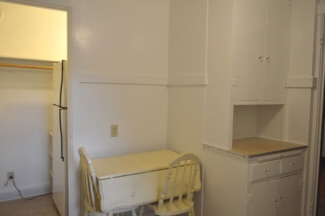 Building Photo - Turney508