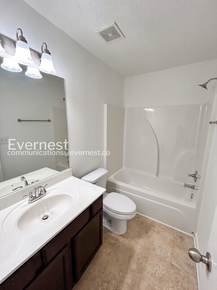 Building Photo - 4014 Rhythm Dr