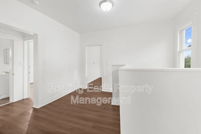 Building Photo - 1563 Martin Ave