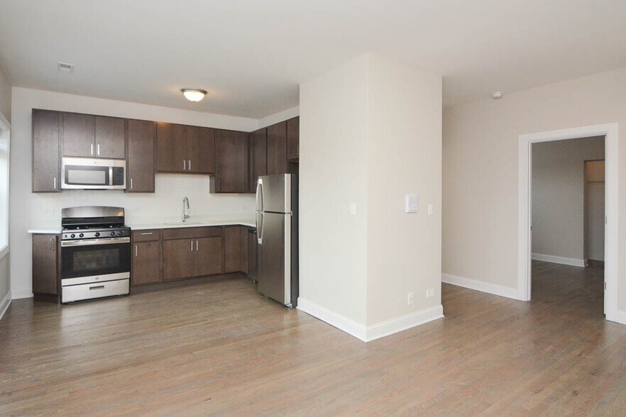 Primary Photo - 3407 W Fullerton Ave