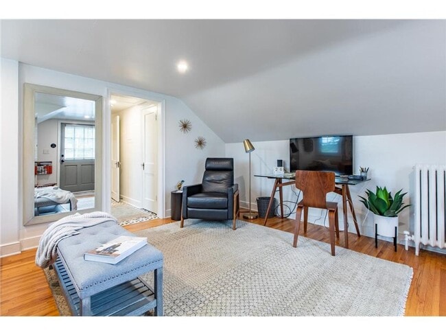 Building Photo - 538 4th Ave NW