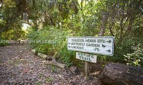 Building Photo - 2345 NE 135th St