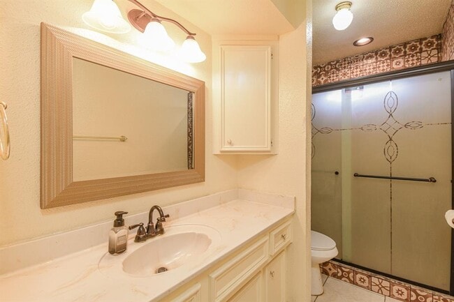 Building Photo - 3803 Lochmire Ln