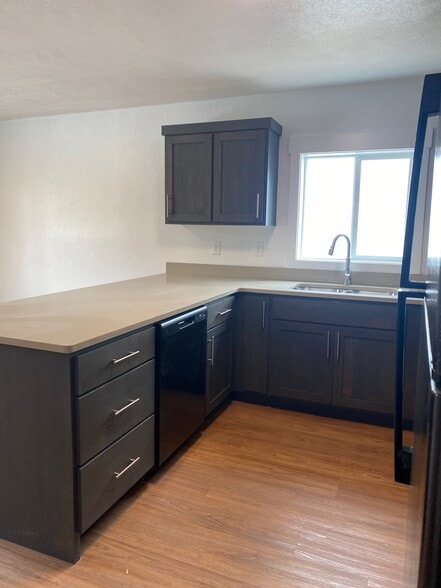 Building Photo - 640 Lincoln St