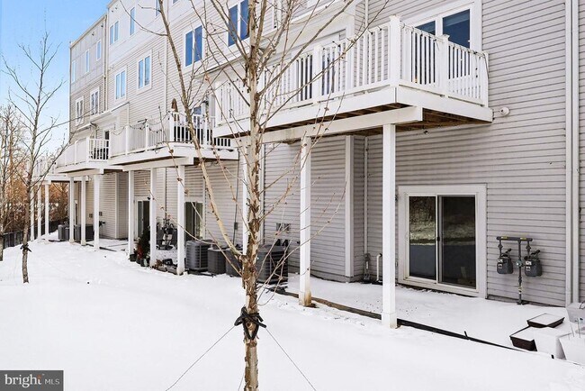 Building Photo - 15540 Smoke Box Way