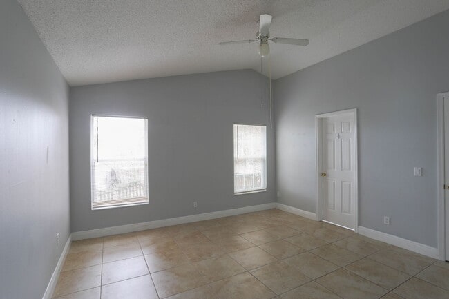 Building Photo - 647 Falling Oak Cove