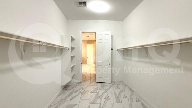 Building Photo - 5530 N 107th Ln
