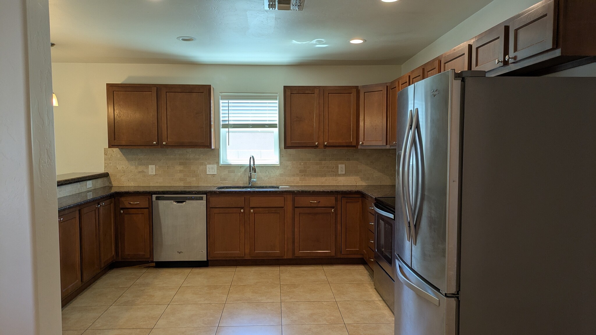 Building Photo - 427 East Waverly Street