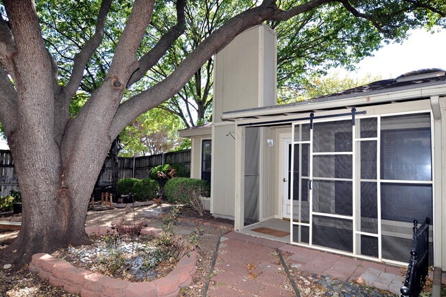 Building Photo - "Adorable 2-1 Duplex with Character, Comfo...