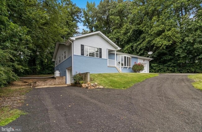 Building Photo - 35840 Army Navy Dr