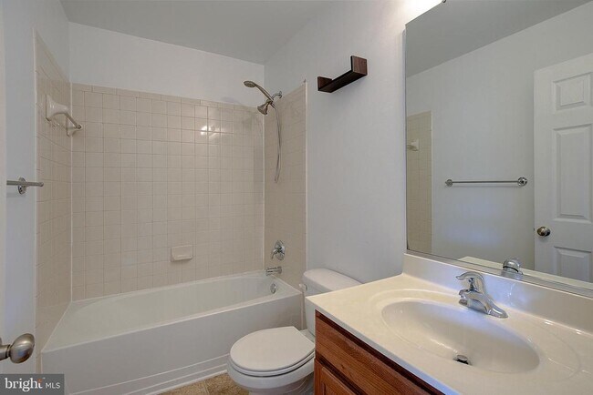 Building Photo - 105 Polo Way