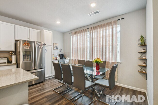 Building Photo - Charming 3BR Townhome in Castle Pines