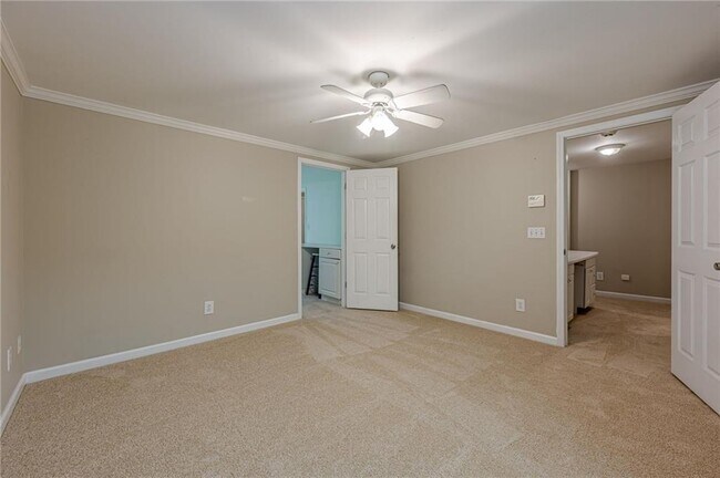 Building Photo - 461 Braidwood Walk NW