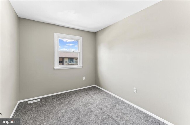 Building Photo - 529 W Marshall St