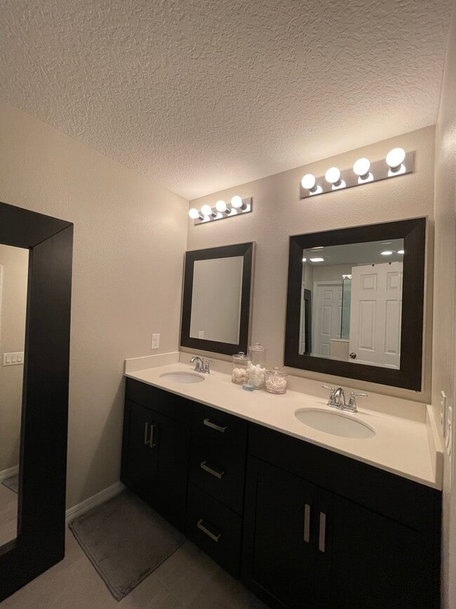 Building Photo - 3561 Brighton Park Cir