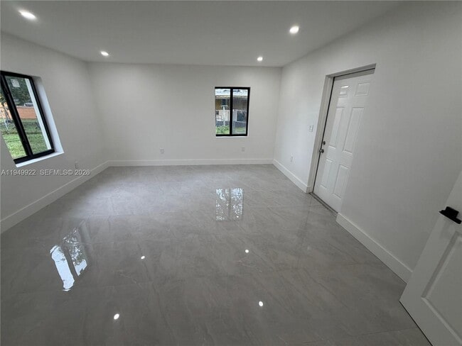 Building Photo - 15920 NW 17th Ct