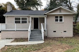 Building Photo - 1517 Lasalle St