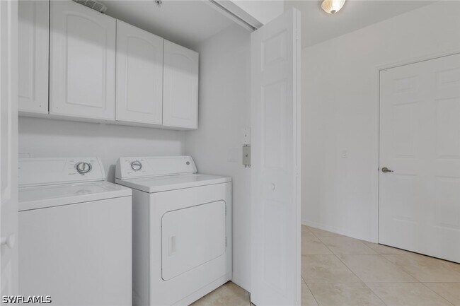 Building Photo - 20261 Estero Gardens Cir