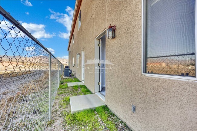 Building Photo - 200 S Mount Charleston Dr E