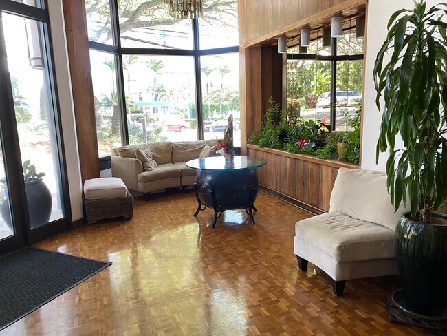 Building Photo - 2040 Nuuanu Ave
