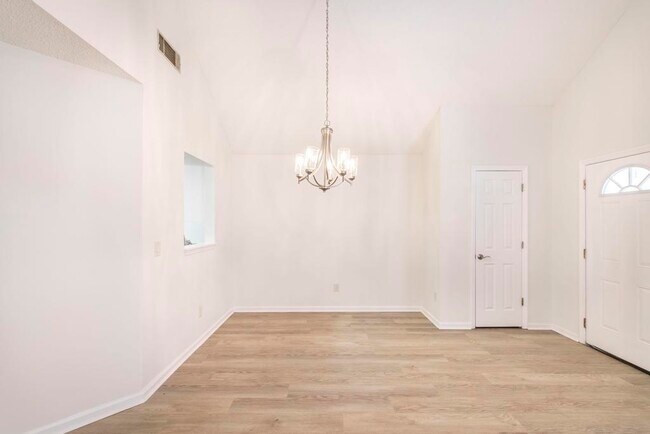 Building Photo - 103 Country Cove