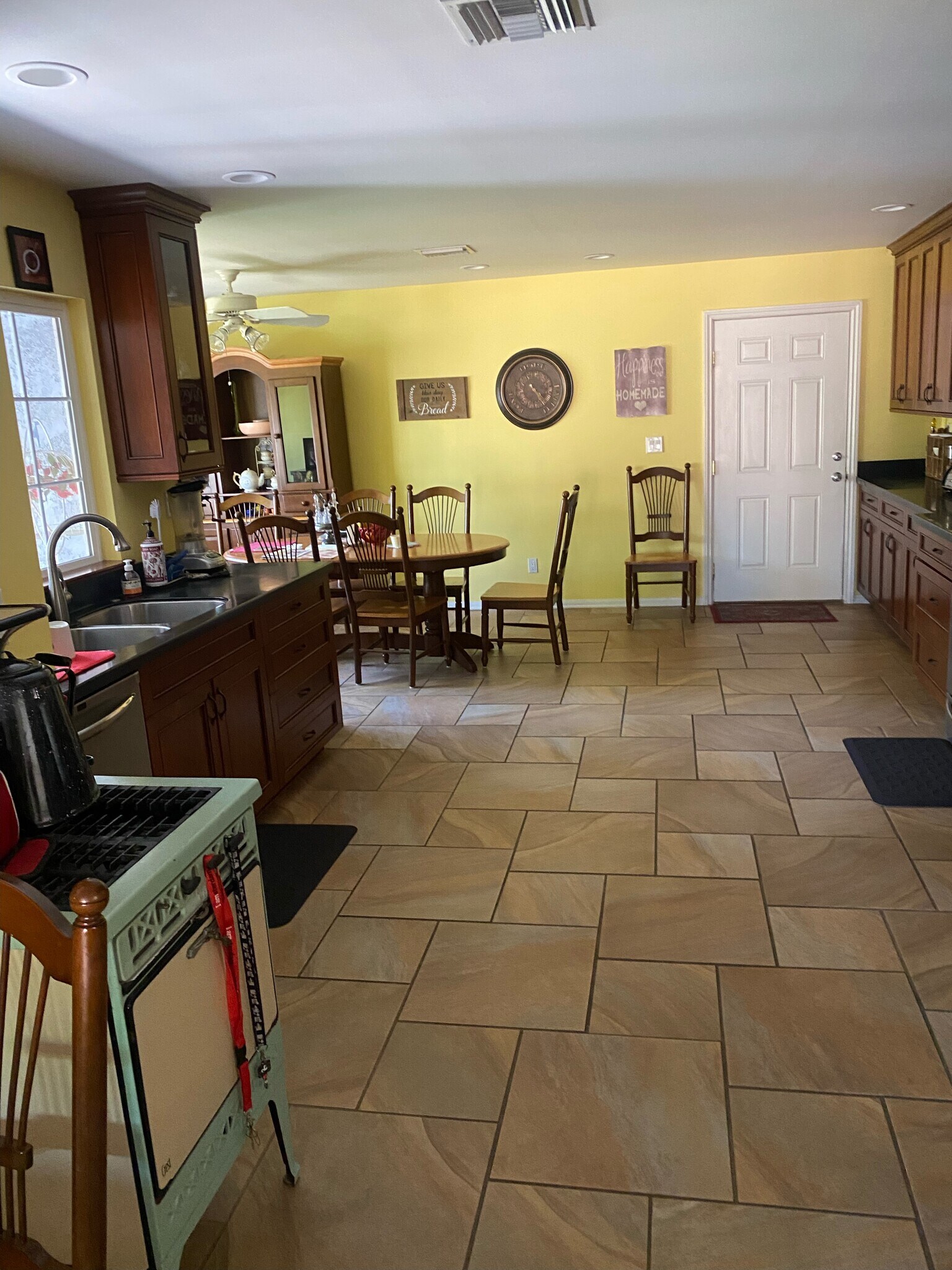 Building Photo - 23030 Hilse Ln