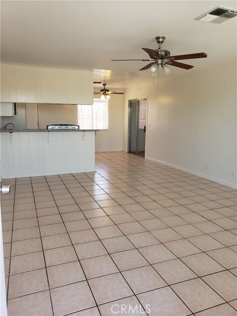Building Photo - 16001 Green Hill Dr