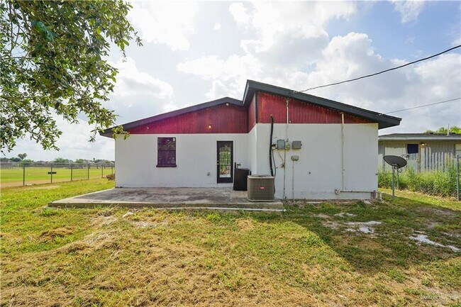 Building Photo - 3903 E Lopez Dr