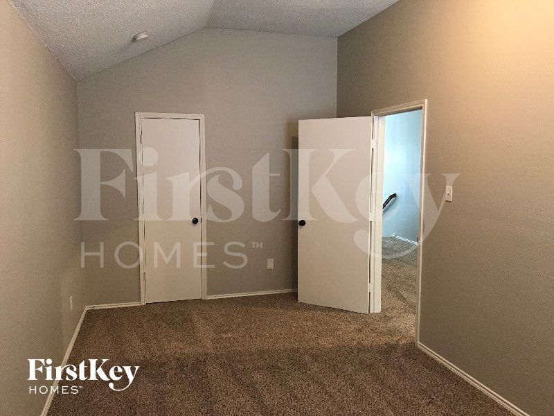 Building Photo - 4817 Palm Ridge Dr