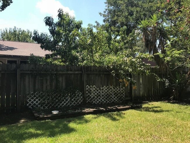 Building Photo - 1103 Ashdale Dr