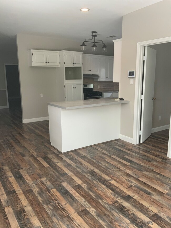 Building Photo - 9010 Carousel Ln