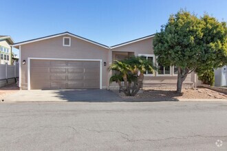 Building Photo - Brand new remodeled home located in Great ...