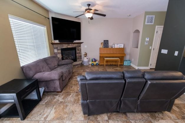 Living Room - 1288 N Cedar Blvd