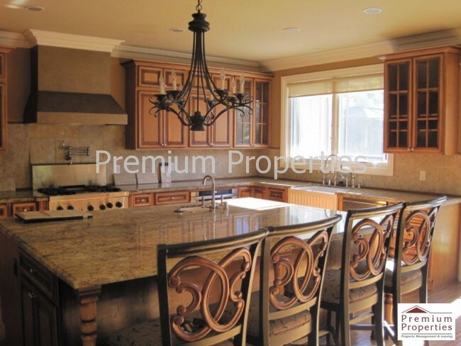 Building Photo - 760 N Gate Rd