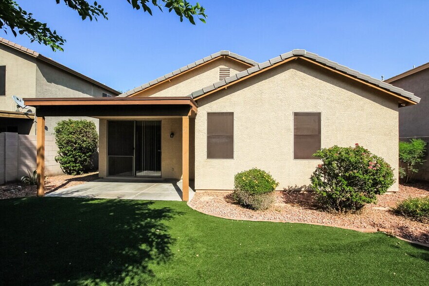 Building Photo - 26330 N 68th Dr