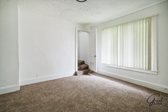 Building Photo - $1,200/month - 3BR 1B House in Detroit