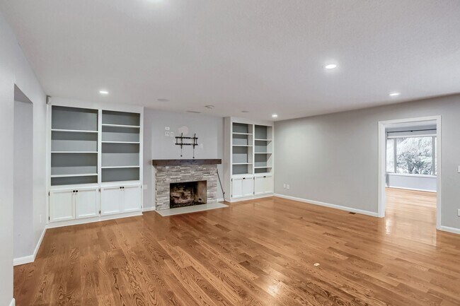 Building Photo - 15050 SW 141st Ave
