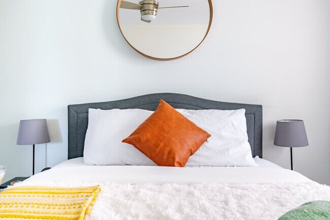 Building Photo - 605 Dennison Ave